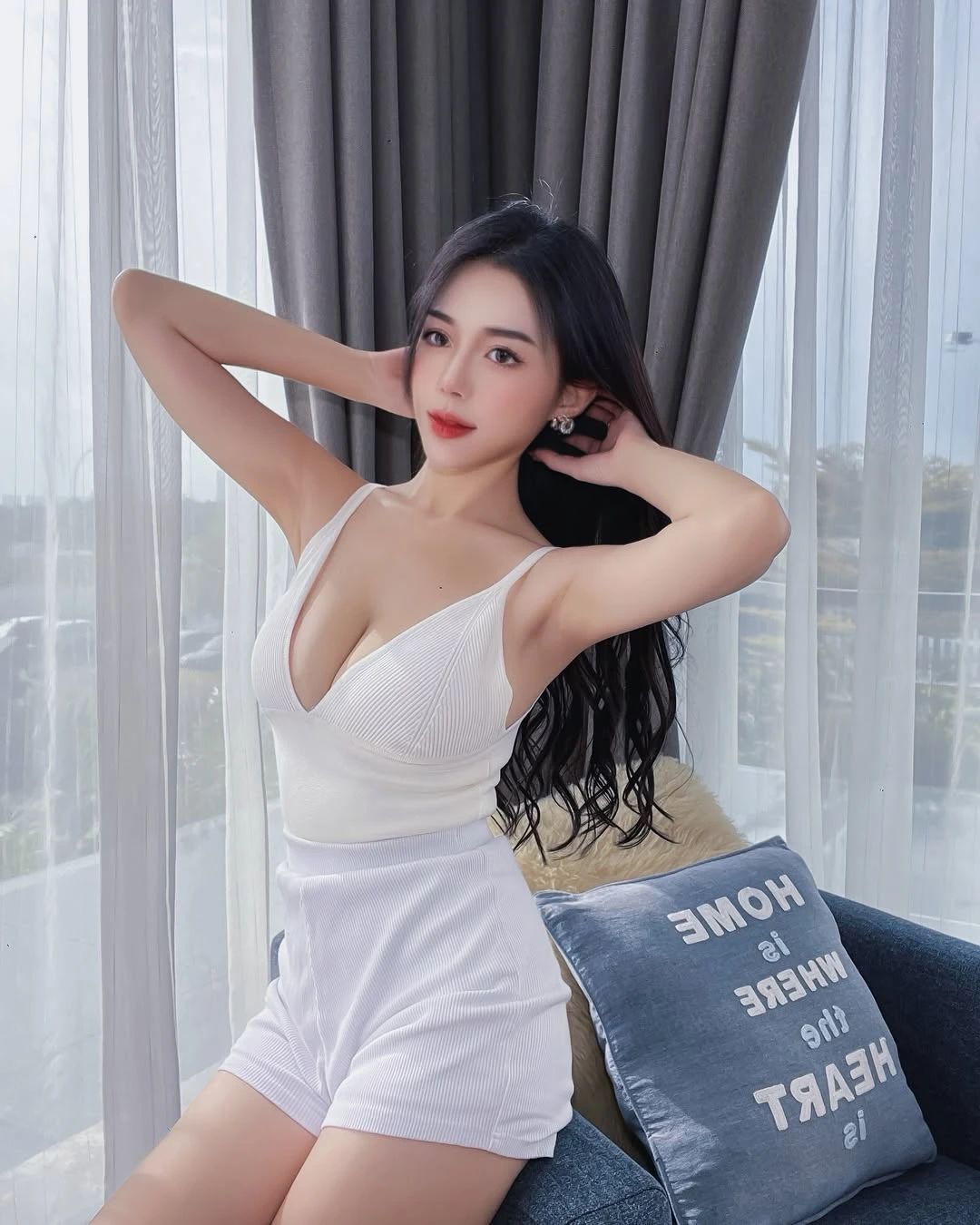 超凶上围身材超赞，真是勾人的小妖精！！！